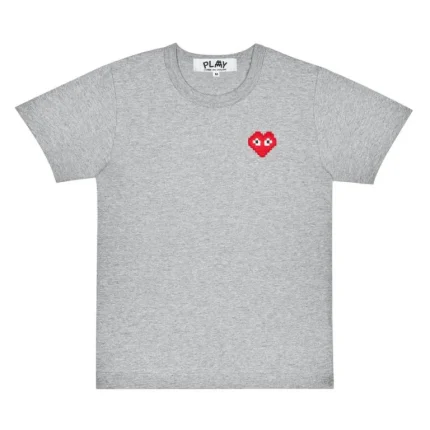 PLAY BASIC INVADERS T-SHIRT RED EMBLEM (GREY)